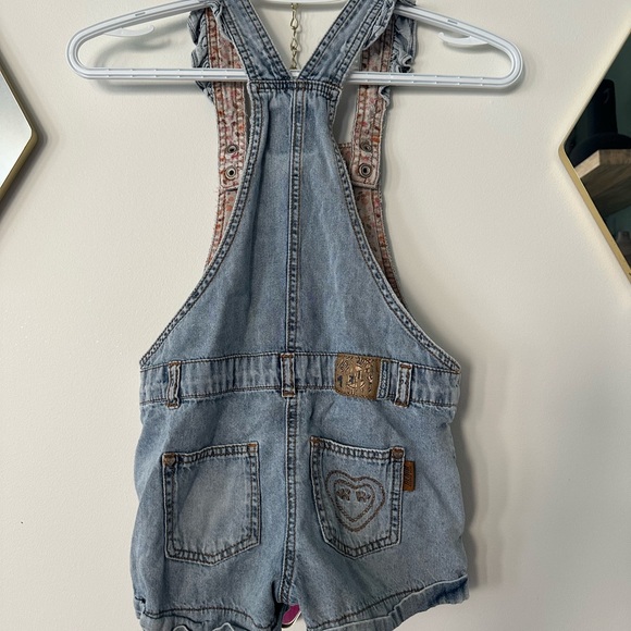 Distressed shorts overalls - Picture 2 of 4